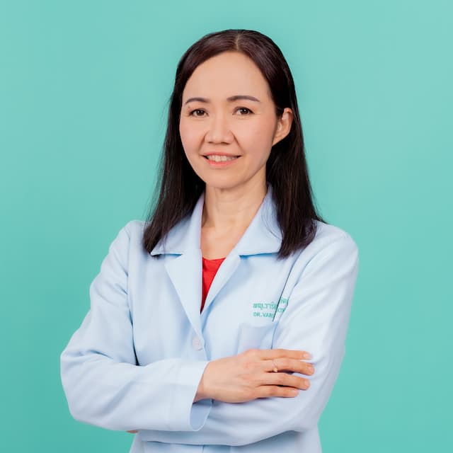 พญ. วาริสา โสพัศสถิตย์