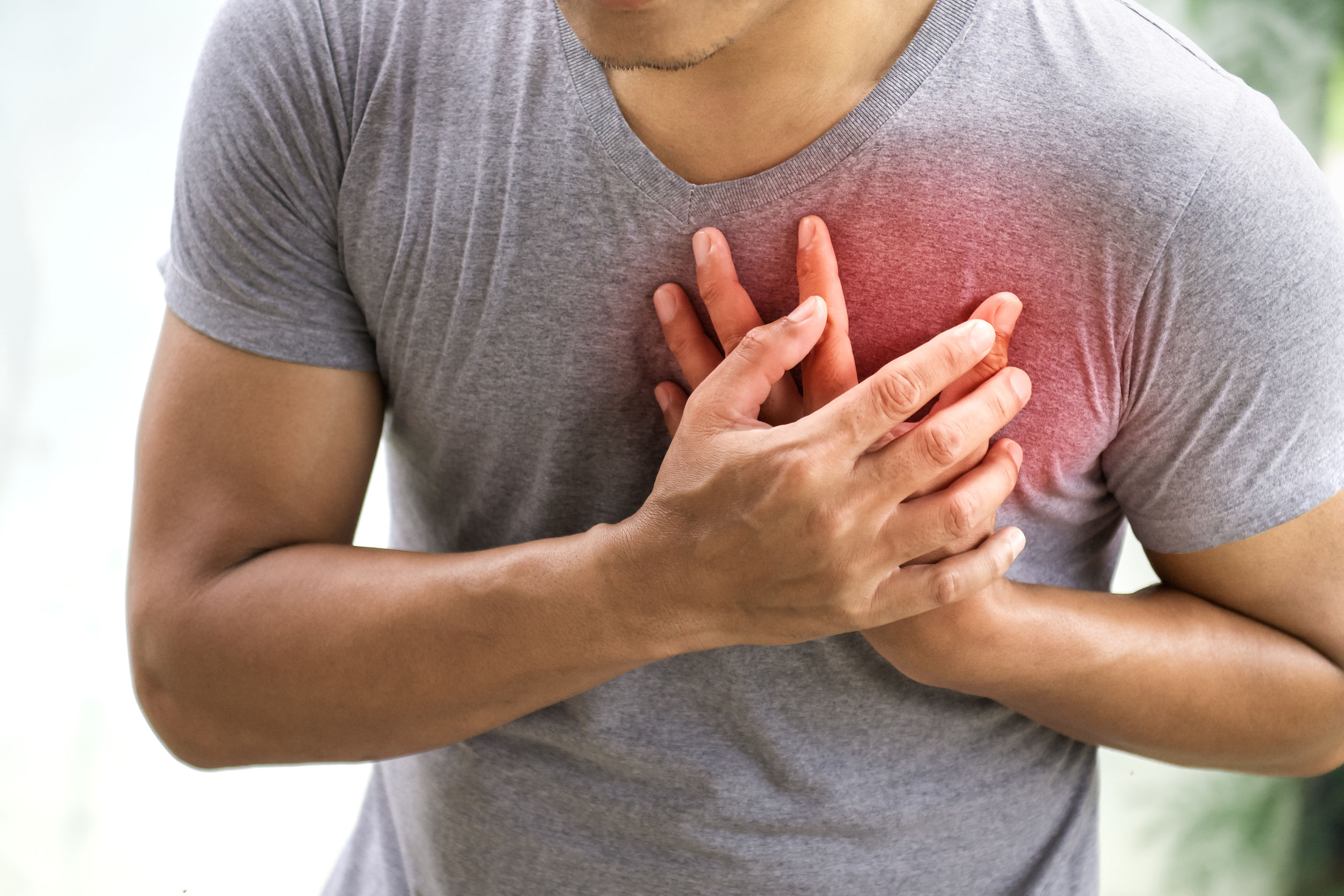 Feeling of burning chest can be sign of a heart attack